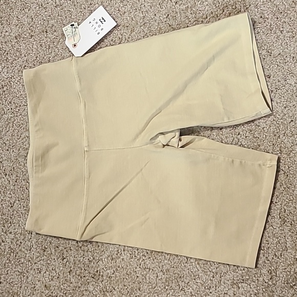 Billabong Pants - NWT Billabong Biker Babe Shorts Size Small